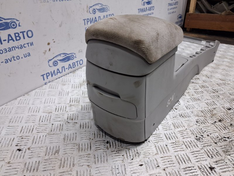 Подлокотник Sonata 2004-2010 NF 2.4 бензин G4KC Подлокотник Sonata 2004-2010 NF 2.4 бензин G4KC