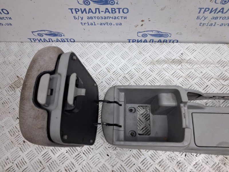 Подлокотник Sonata 2004-2010 NF 2.4 бензин G4KC Подлокотник Sonata 2004-2010 NF 2.4 бензин G4KC