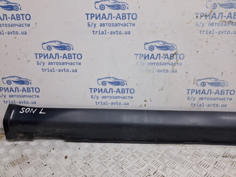 Накладка порога внешняя левая Sonata 2004-2010 NF 2.4 бензин G4KC Накладка порога внешняя левая Sonata 2004-2010 NF 2.4 бензин G4KC