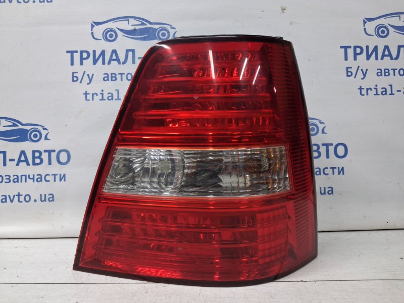 Фонарь задний внешний правый Kia Sorento 2002-2011 BL 2.5 diesel D4CB 924023E510 Б/У