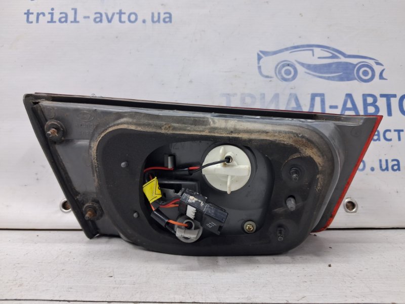 Фонарь задний внутренний правый Sonata 2004-2010 NF 2.4 бензин G4KC Фонарь задний внутренний правый Sonata 2004-2010 NF 2.4 бензин G4KC