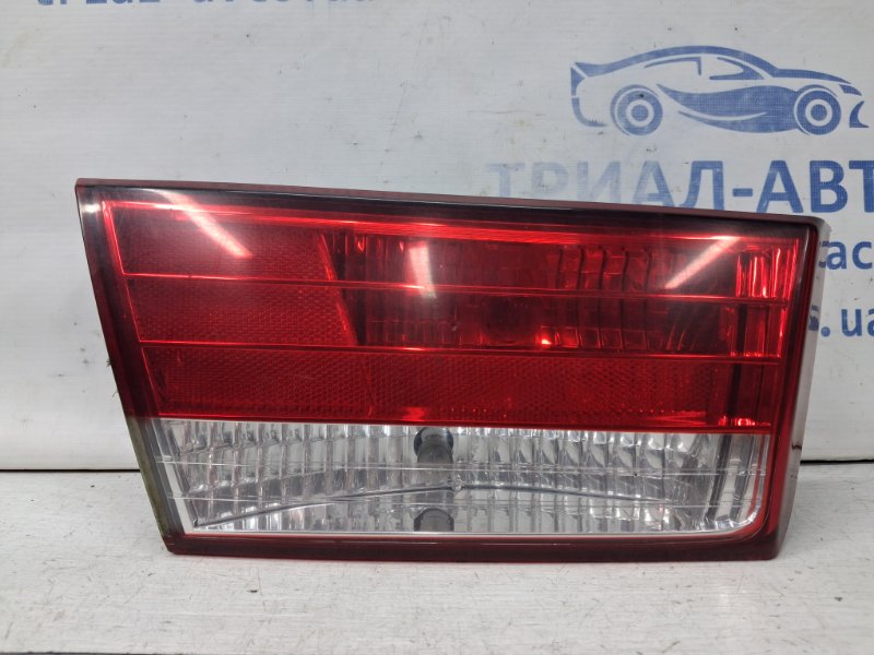 Запчасть фонарь задний внутренний левый Hyundai Sonata 2004-2010 NF 2.4 бензин G4KC 924033K020 Б/У Фонарь задний внутренний левый Hyundai Sonata 2004-2010 NF 2.4 бензин G4KC 924033K020 Б/У
