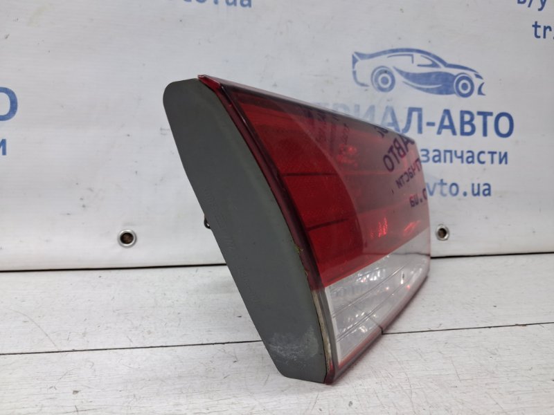 Фонарь задний внутренний левый Hyundai Sonata NF 2.4 бензин G4KC Фонарь задний внутренний левый Hyundai Sonata NF 2.4 бензин G4KC