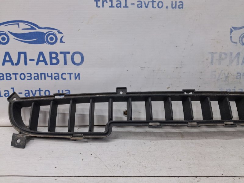 Решетка бампера центральная Sorento 2002-2011 BL 2.5 diesel D4CB Решетка бампера центральная Sorento 2002-2011 BL 2.5 diesel D4CB