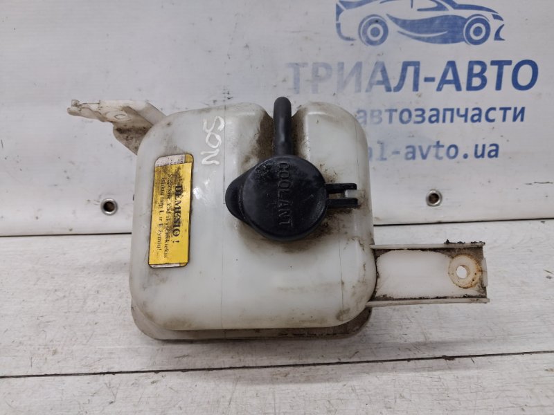 Бачок радиатора (расширительный) Sonata 2004-2010 NF 2.4 бензин G4KC Бачок радиатора (расширительный) Sonata 2004-2010 NF 2.4 бензин G4KC