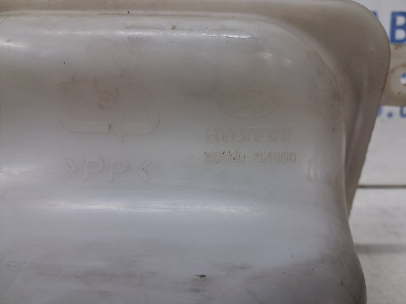 Бачок радиатора (расширительный) Sonata 2004-2010 NF 2.4 бензин G4KC Бачок радиатора (расширительный) Sonata 2004-2010 NF 2.4 бензин G4KC