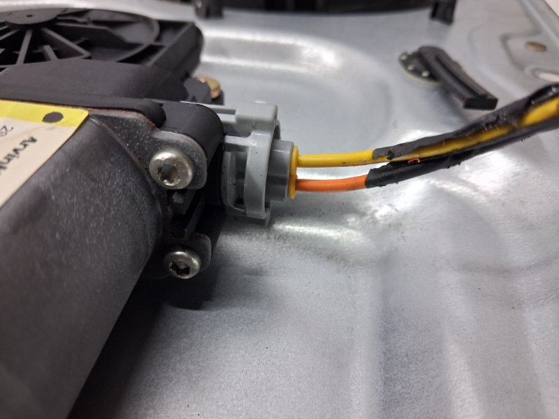 Стеклоподъемник передний правый Hyundai Sonata NF 2.4 бензин G4KC Стеклоподъемник передний правый Hyundai Sonata NF 2.4 бензин G4KC