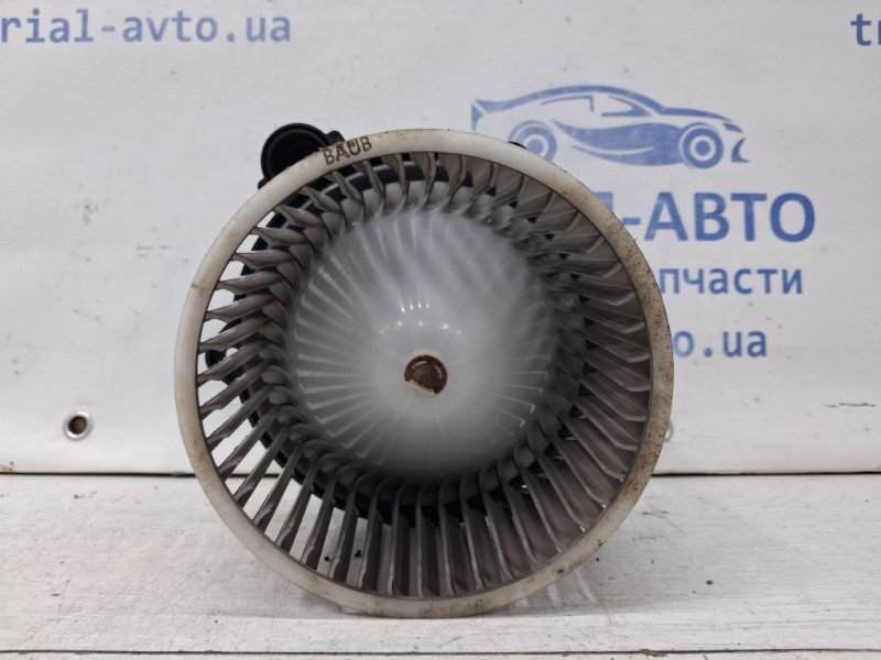 Моторчик печки Sonata 2004-2010 NF 2.4 бензин G4KC Моторчик печки Sonata 2004-2010 NF 2.4 бензин G4KC