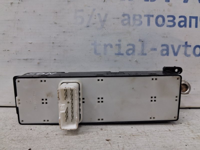 Блок управления стеклоподъемниками Hyundai Sonata NF 2.4 бензин G4KC Блок управления стеклоподъемниками Hyundai Sonata NF 2.4 бензин G4KC