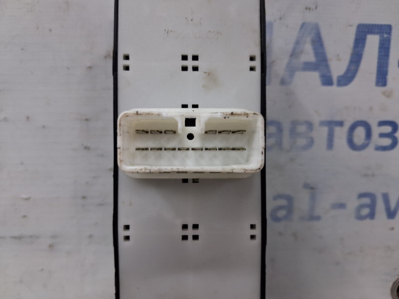 Блок управления стеклоподъемниками Sonata 2004-2010 NF 2.4 бензин G4KC Блок управления стеклоподъемниками Sonata 2004-2010 NF 2.4 бензин G4KC