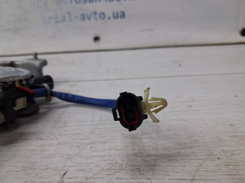 Стеклоподъемник передний правый Kia Sorento BL 2.5 diesel D4CB