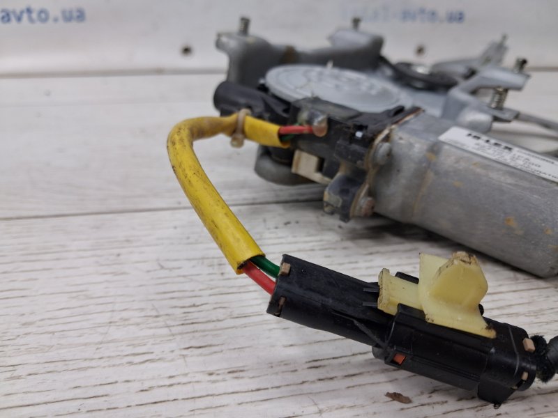 Стеклоподъемник передний левый Kia Sorento BL 2.5 diesel D4CB