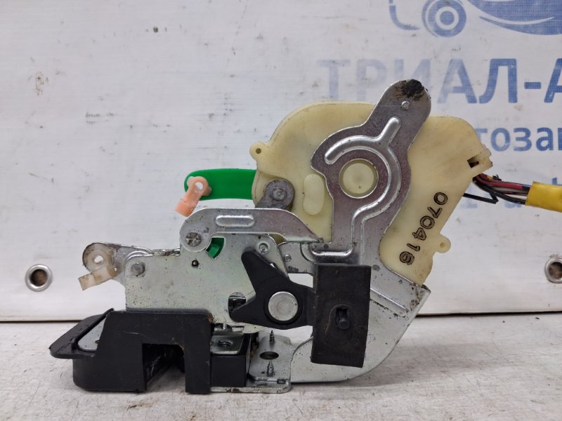 Замок двери задний левый Kia Sorento BL 2.5 diesel D4CB