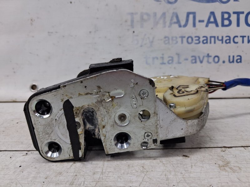 Замок двери задний правый Sorento 2002-2011 BL 2.5 diesel D4CB Замок двери задний правый Sorento 2002-2011 BL 2.5 diesel D4CB