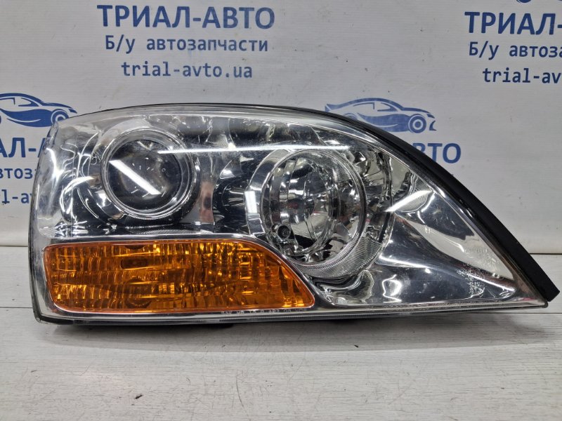 Запчасть фара правая галоген Kia Sorento 2002-2011 BL 2.5 diesel D4CB 921023E510 Б/У Фара правая галоген Kia Sorento 2002-2011 BL 2.5 diesel D4CB 921023E510 Б/У