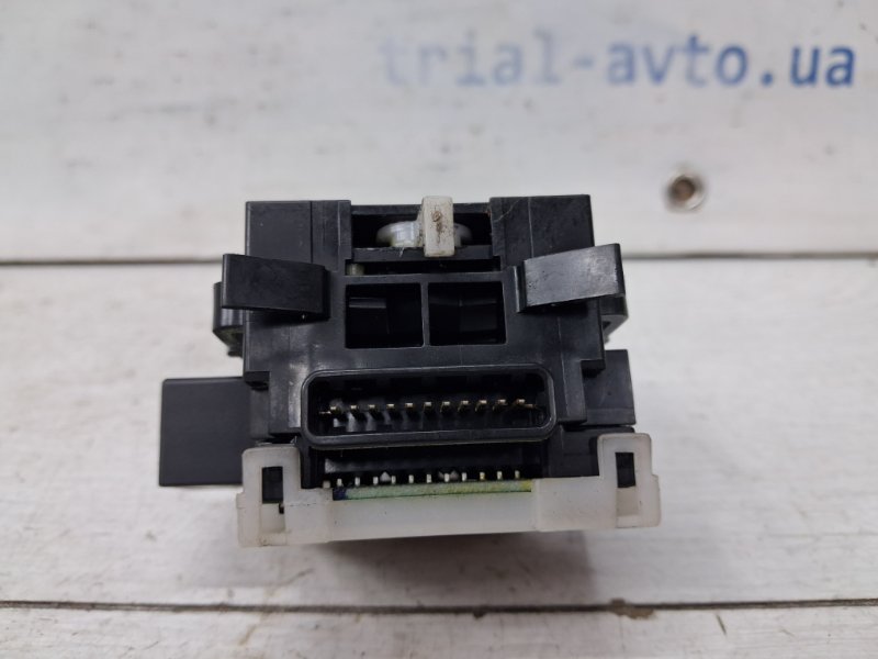 Переключатель подрулевой левый(поворотники) Outlander 2003-2006 cu 2.4 бензин 4G69