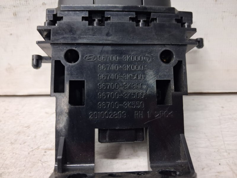 Кнопки руля Sonata 2004-2010 NF 2.4 бензин G4KC Кнопки руля Sonata 2004-2010 NF 2.4 бензин G4KC