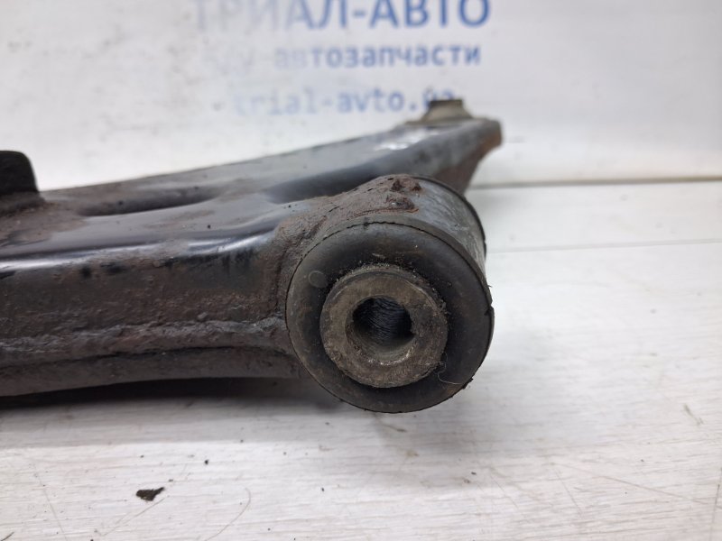 Рычаг правый Outlander 2003-2006 cu 2.4 бензин 4G69