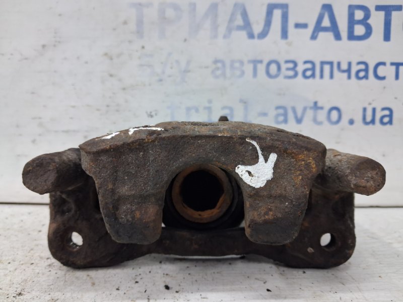 Суппорт задний правый Outlander 2003-2006 cu 2.4 бензин 4G69