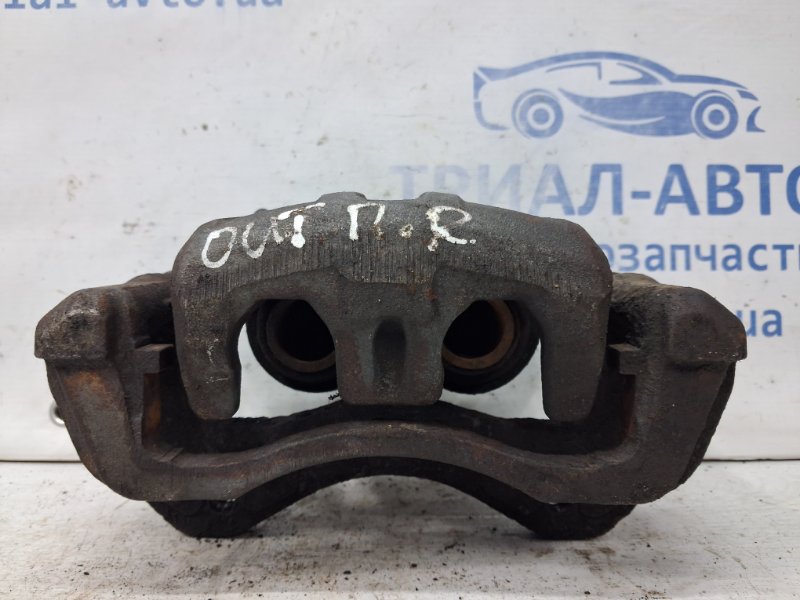 Суппорт передний правый Outlander 2003-2006 cu 2.4 бензин 4G69