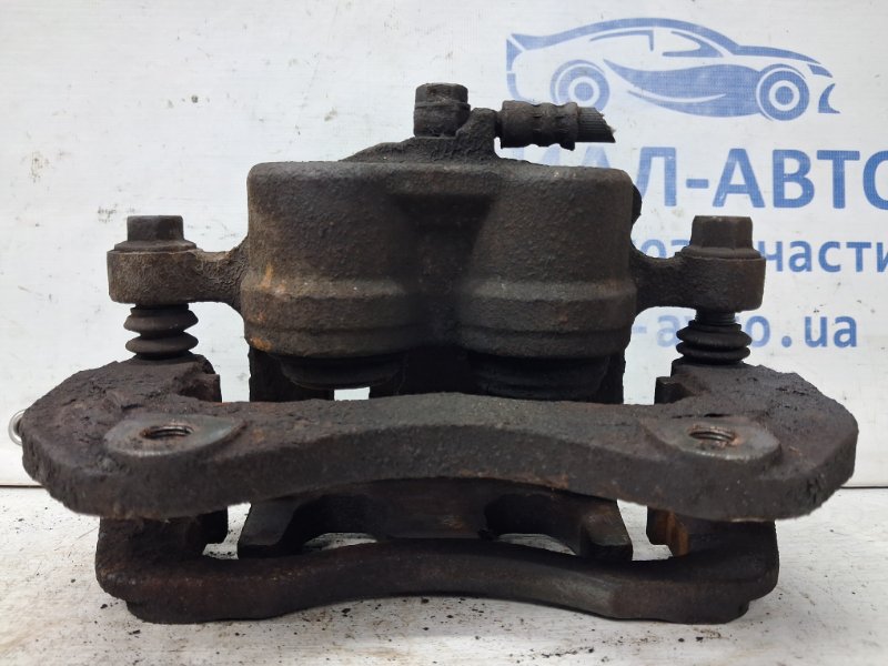 Суппорт передний правый Outlander 2003-2006 cu 2.4 бензин 4G69