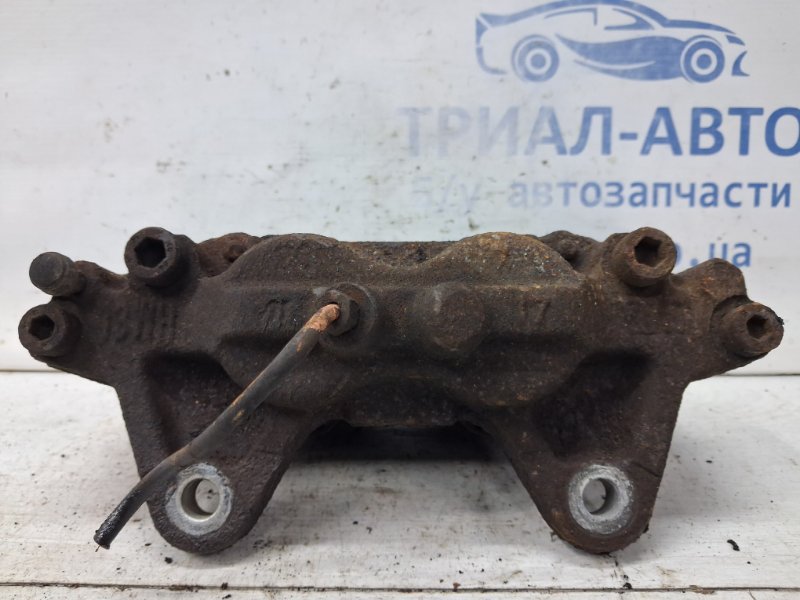 Суппорт передний правый Toyota Prado J120 4.0 1GR-FE