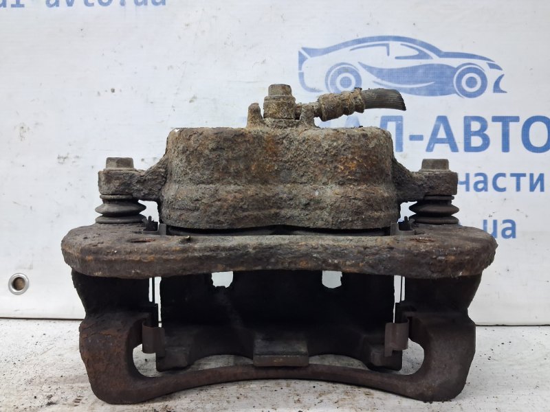 Суппорт передний правый Sorento 2002-2011 BL 2.5 diesel D4CB