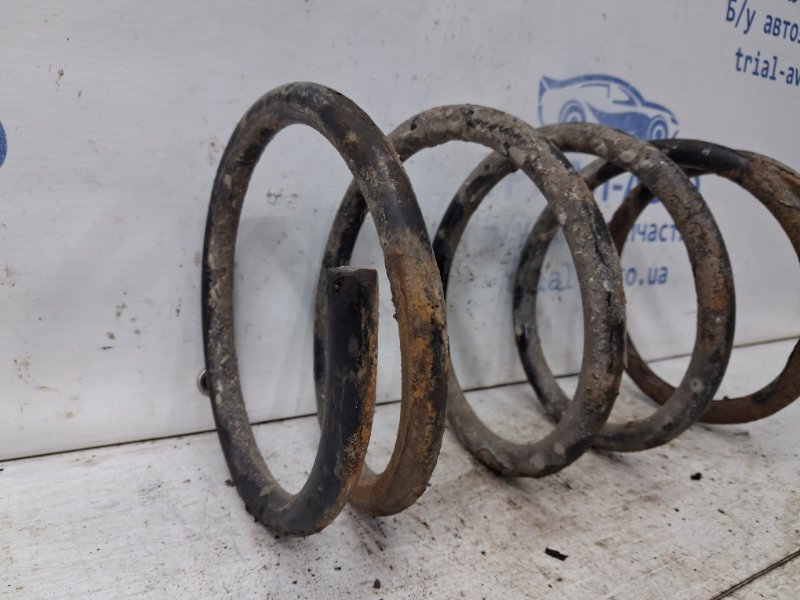 Пружина передняя Outlander 2003-2006 cu 2.4 бензин 4G69