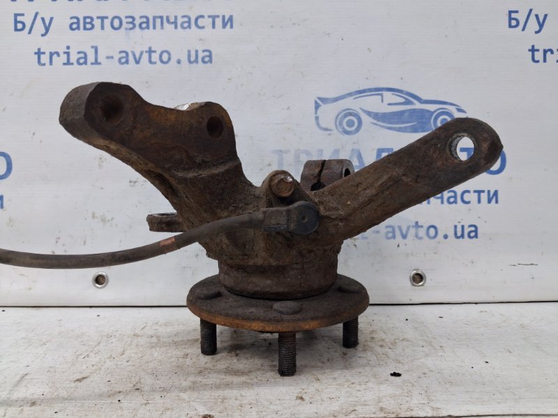 Кулак поворотный левый со ступицей Outlander 2003-2006 cu 2.4 бензин 4G69 Кулак поворотный левый со ступицей Outlander 2003-2006 cu 2.4 бензин 4G69