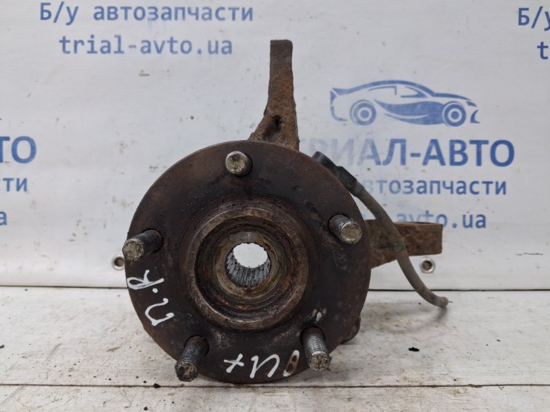 Кулак поворотный правый со ступицей Outlander 2003-2006 CU 2.4 бензин 4G69 Кулак поворотный правый со ступицей Outlander 2003-2006 CU 2.4 бензин 4G69