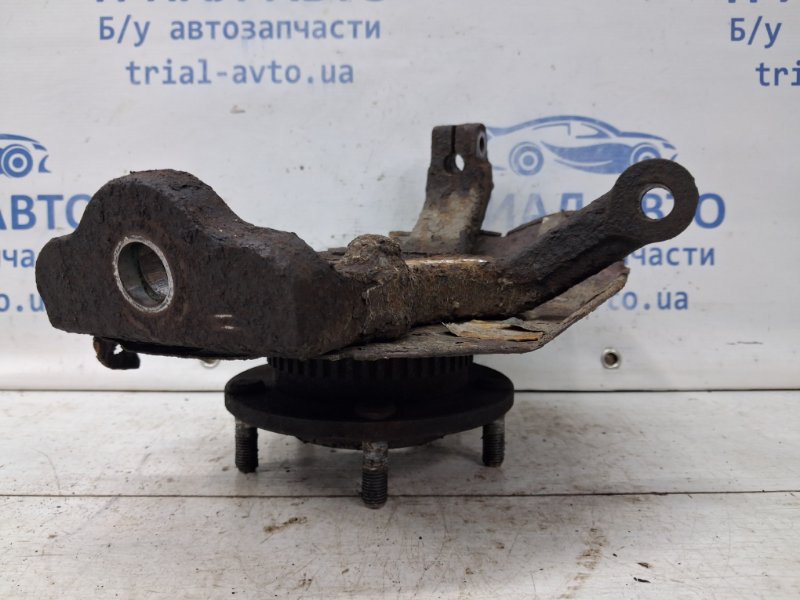 Кулак поворотный правый со ступицей Kia Sorento BL 2.5 diesel D4CB