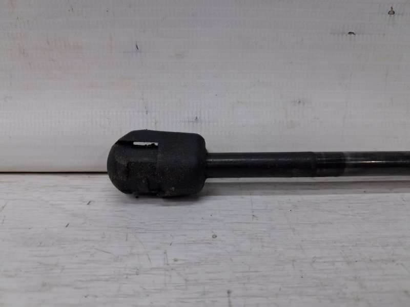 Амортизатор крышки багажника Mitsubishi Outlander CU 2.4 бензин 4G69