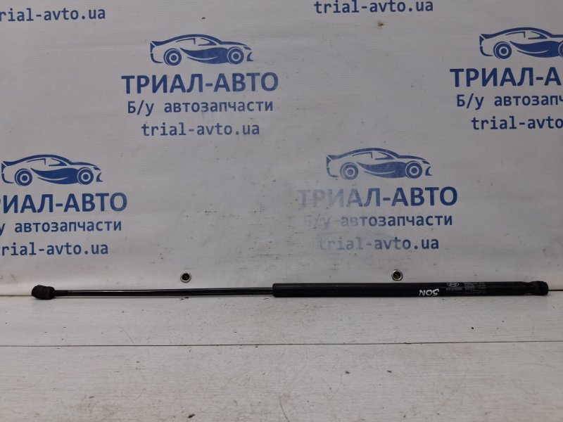 Запчасть амортизатор капота Hyundai Sonata 2004-2010 NF 2.4 бензин G4KC 811613K000 Б/У Амортизатор капота Hyundai Sonata 2004-2010 NF 2.4 бензин G4KC 811613K000 Б/У