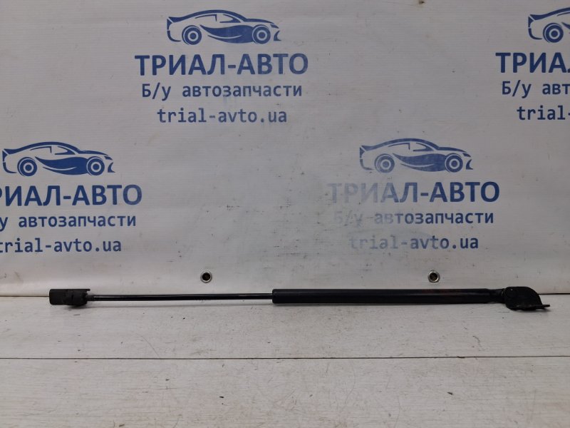 Запчасть амортизатор капота Kia Sorento 2002-2011 BL 2.5 diesel D4CB 811813E011 Б/У Амортизатор капота Kia Sorento 2002-2011 BL 2.5 diesel D4CB 811813E011 Б/У