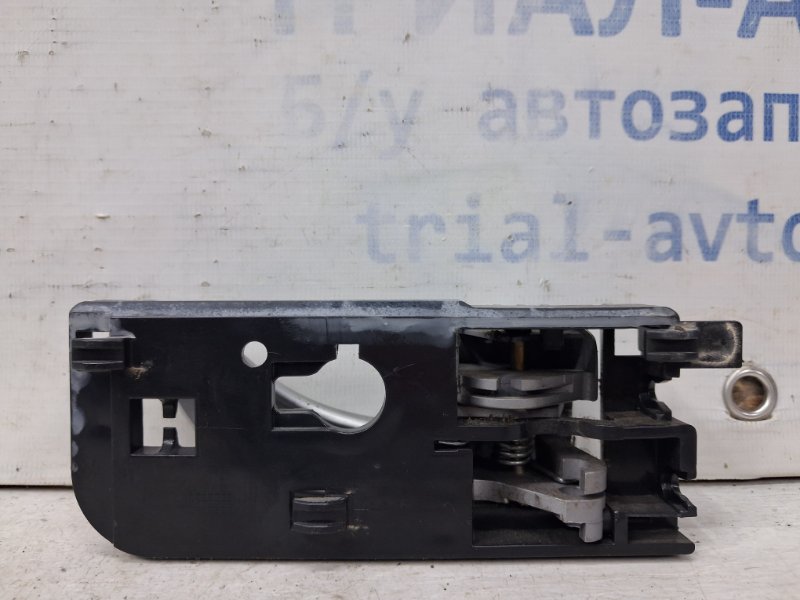 Ручка двери внутренняя левая Hyundai Sonata NF 2.4 бензин G4KC Ручка двери внутренняя левая Hyundai Sonata NF 2.4 бензин G4KC