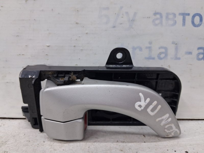 Запчасть ручка двери внутренняя правая Hyundai Sonata 2004-2010 NF 2.4 бензин G4KC 826203K020XZ Б/У Ручка двери внутренняя правая Hyundai Sonata 2004-2010 NF 2.4 бензин G4KC 826203K020XZ Б/У