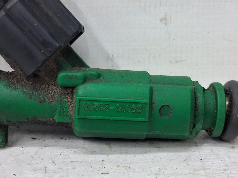 Форсунка топливная Hyundai Sonata NF 2.4 бензин G4KC Форсунка топливная Hyundai Sonata NF 2.4 бензин G4KC