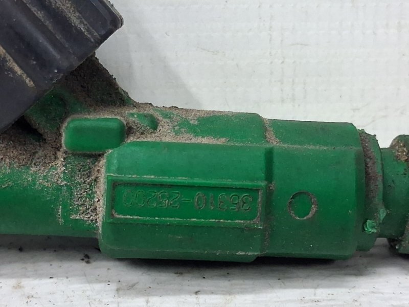 Форсунка топливная Hyundai Sonata NF 2.4 бензин G4KC Форсунка топливная Hyundai Sonata NF 2.4 бензин G4KC