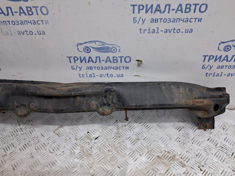 Усилитель бампера передний Mitsubishi L200 KB 2.5 Diesel 4D56 Усилитель бампера передний Mitsubishi L200 KB 2.5 Diesel 4D56