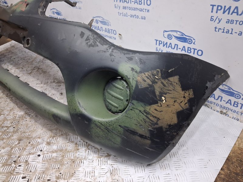 Бампер передний Mitsubishi L200 KB 2.5 Diesel 4D56