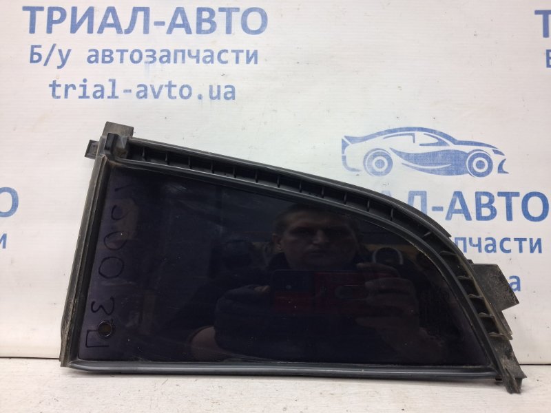 Стекло двери задней правой (форточка) L200 2006-2015 KB 2.5 Diesel 4D56