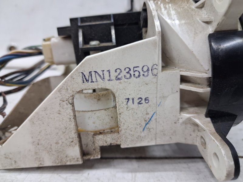 Блок управления кондиционером L200 2006-2015 KB 2.5 Diesel 4D56