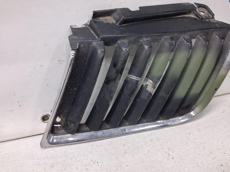 Решетка радиатора правая L200 2006-2015 KB 2.5 Diesel 4D56