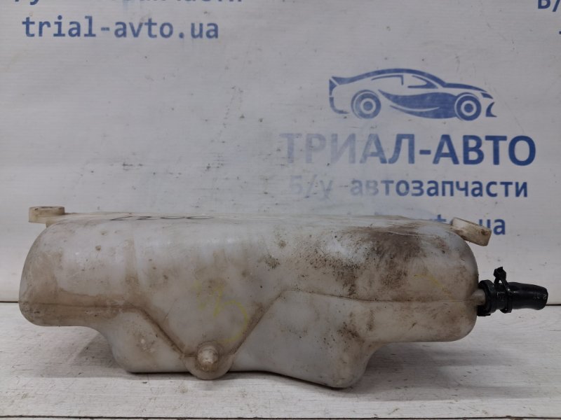 Бачок радиатора (расширительный) Mitsubishi L200 KB 2.5 Diesel 4D56 Бачок радиатора (расширительный) Mitsubishi L200 KB 2.5 Diesel 4D56