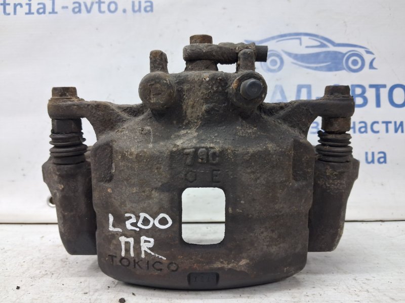 Суппорт передний правый Mitsubishi L200 2006-2015 KB 2.5 Diesel 4D56 4605A202 Б/У