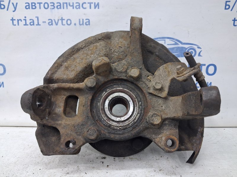 Кулак поворотный правый со ступицей Mitsubishi L200 2006-2015 KB 2.5 Diesel 4D56 MR992368 Б/У