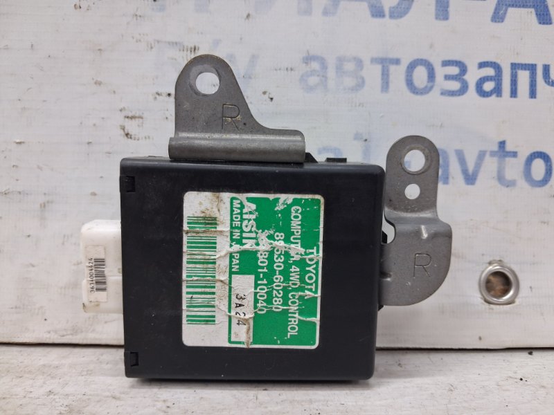 Запчасть блок управления Toyota Prado 2002-2009 J120 4.0 1GR-FE 8953060280 Б/У Блок управления Toyota Prado 2002-2009 J120 4.0 1GR-FE 8953060280 Б/У