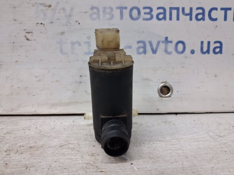 Насос омывателя стекла Tucson 2004-2009 JM 2.0 diesel D4EA Насос омывателя стекла Tucson 2004-2009 JM 2.0 diesel D4EA