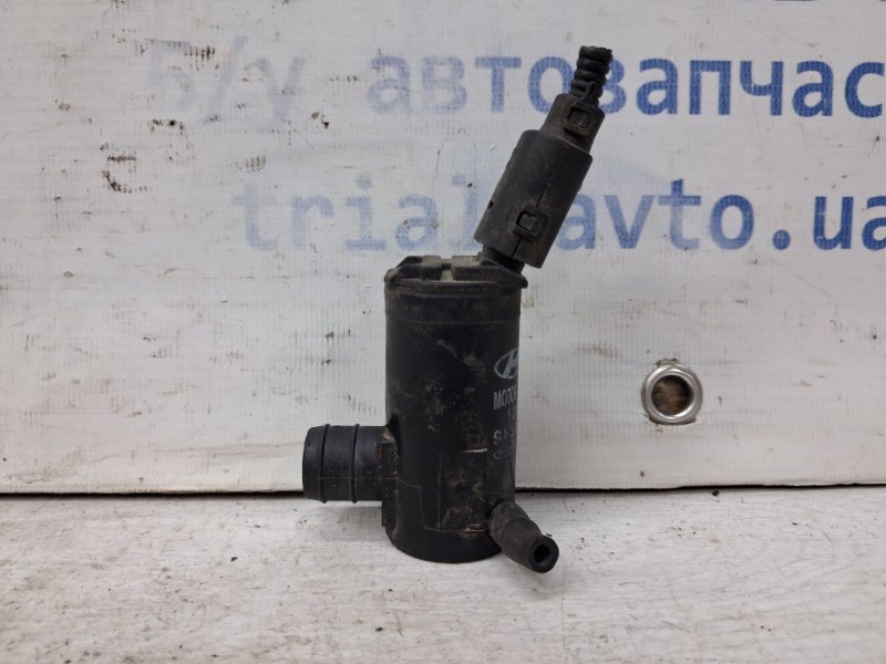 Запчасть насос омывателя стекла Hyundai Sonata 2004-2010 NF 2.4 бензин G4KC 985103K000 Б/У Насос омывателя стекла Hyundai Sonata 2004-2010 NF 2.4 бензин G4KC 985103K000 Б/У