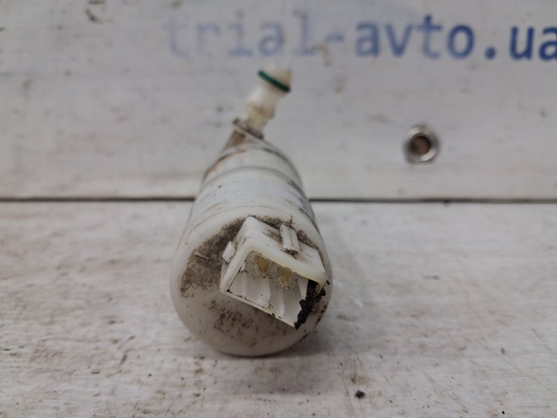 Насос омывателя фар Hyundai Sonata NF 2.4 бензин G4KC Насос омывателя фар Hyundai Sonata NF 2.4 бензин G4KC